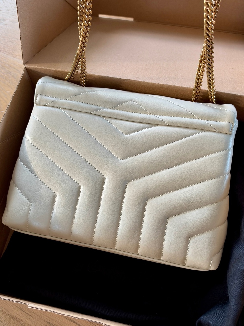 Saint Laurent small loulou Shoulder Bag with Gold Hardware in cream soft - Picture 5 of 12
